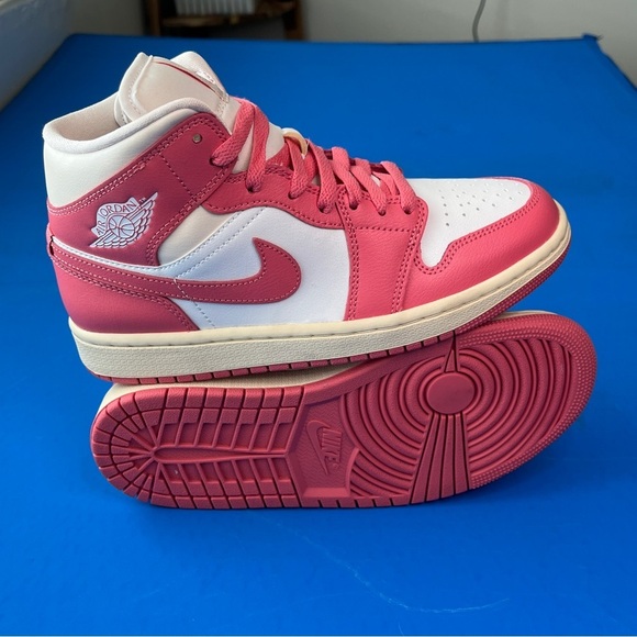 Jordan 1
'guava ice'
Womens
Brand new - Picture 2 of 11